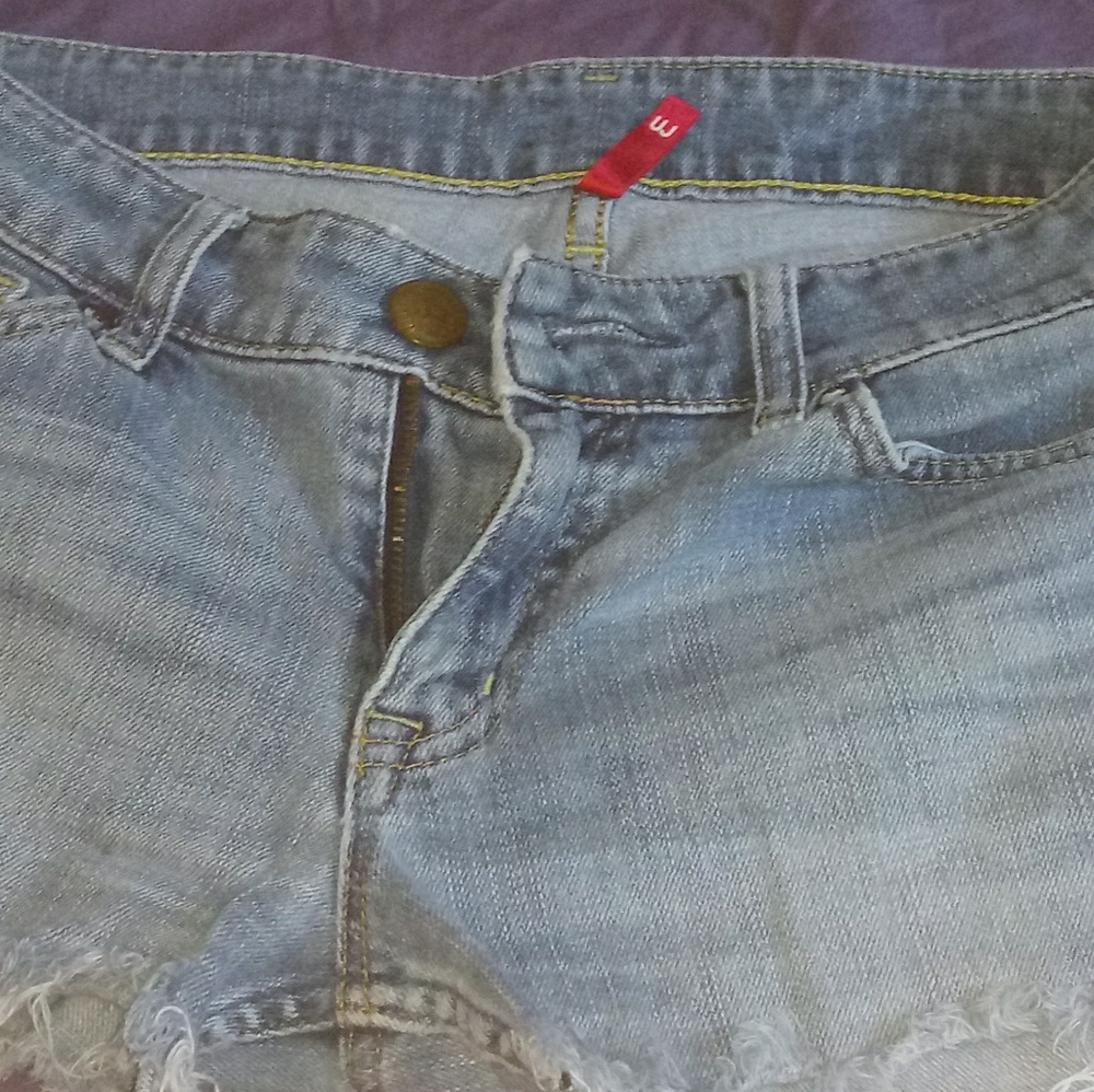 Cut off shorts